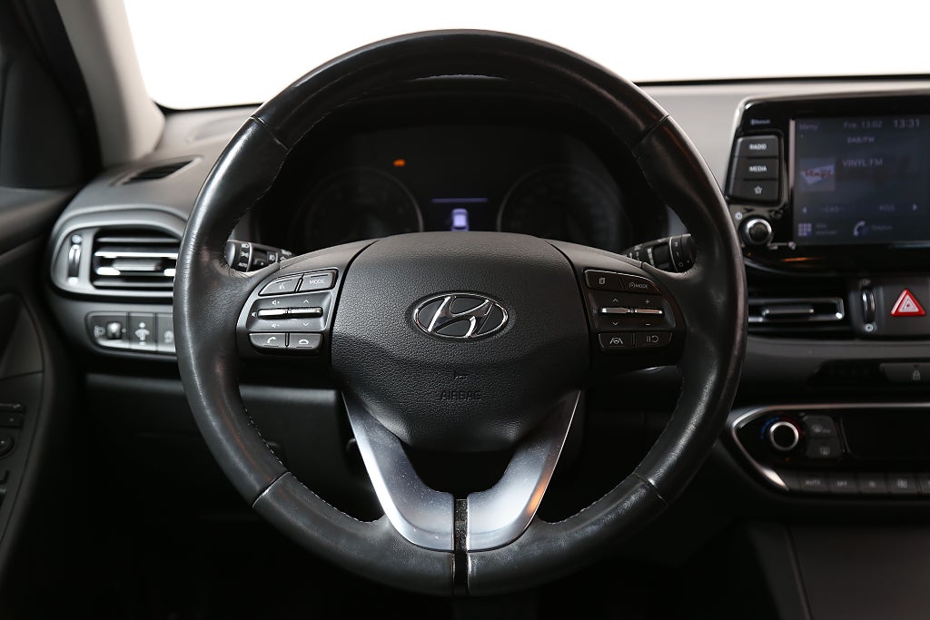 Hyundai i30 1,0 T-GDI 120hk MHEV Essential Aut 5d Kamera Drag 2022