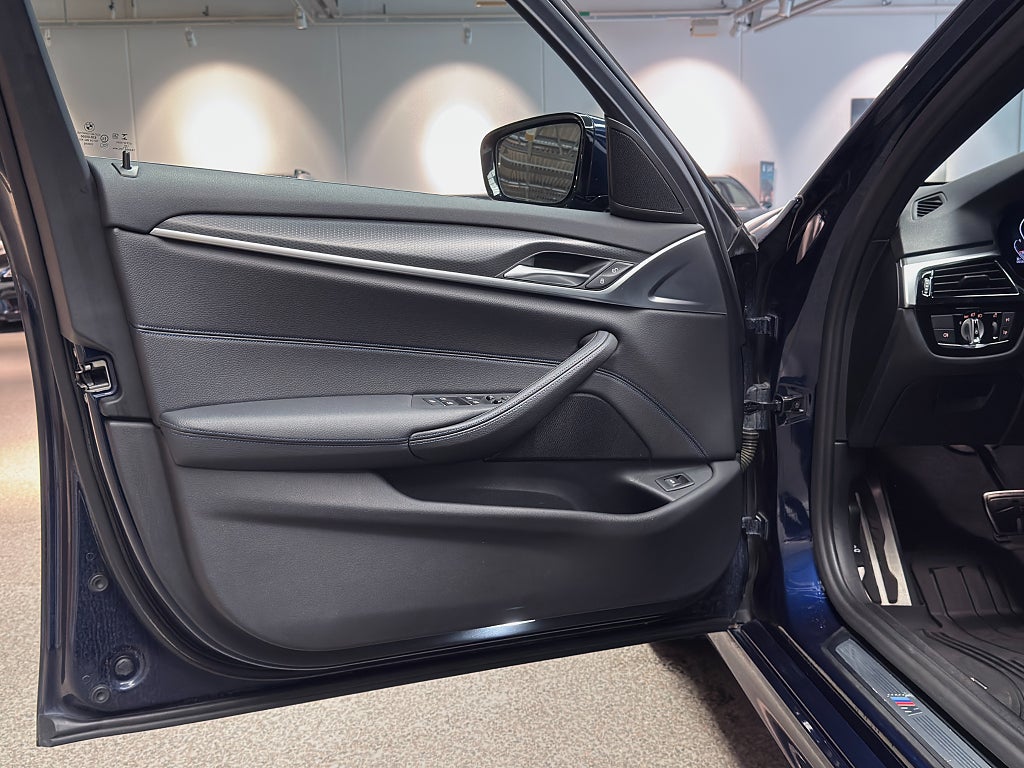 BMW 520d xDrive Touring 190hk M-Sport | Drag | Värmare