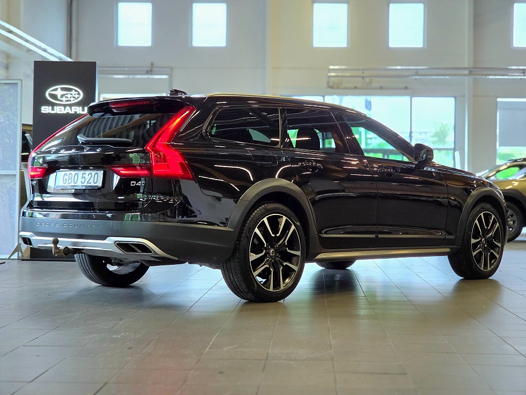 Volvo V90 Cross Country D4 190hk AWD / Inscription Pro / Panorama / Dr