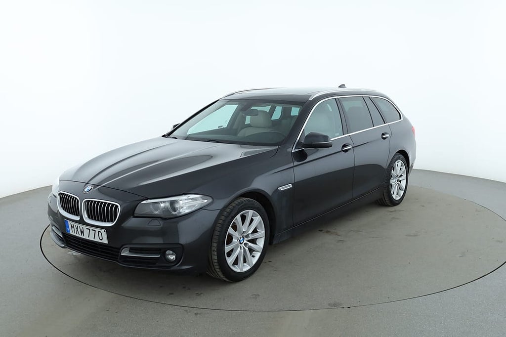 BMW 520 d xDrive Touring / Panorama, H/K, Dragkrok