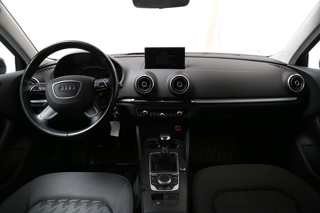 Audi A3 1,2 TFSI 110hk Attraction Sportback I Motorv I Dragkrok 2016