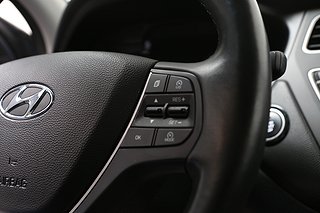 Halvkombi Hyundai i20 11 av 16