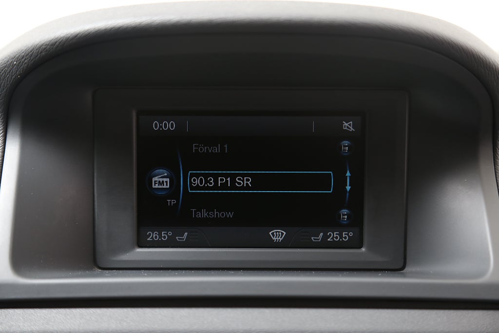 Volvo V70 II D2 S/S Momentum Nybesik Dragkrok 2014