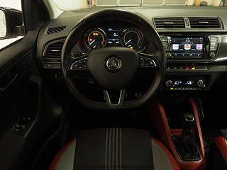 Halvkombi Skoda Fabia 10 av 17
