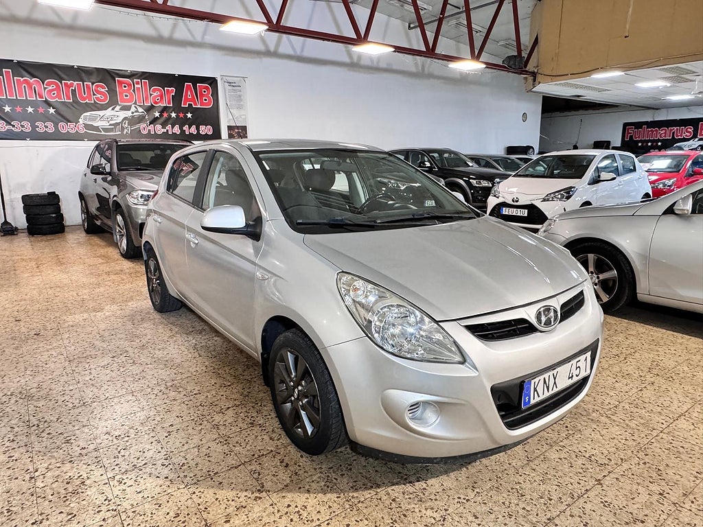 Hyundai i20  1.4 Select Ny Servad & Besiktigad 