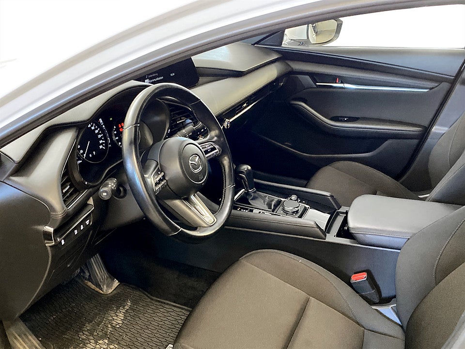 Bild på Mazda 3 Hatchback 2.0 SKYACTIV-G M 150hk Aut B-KAMERA CARPLAY