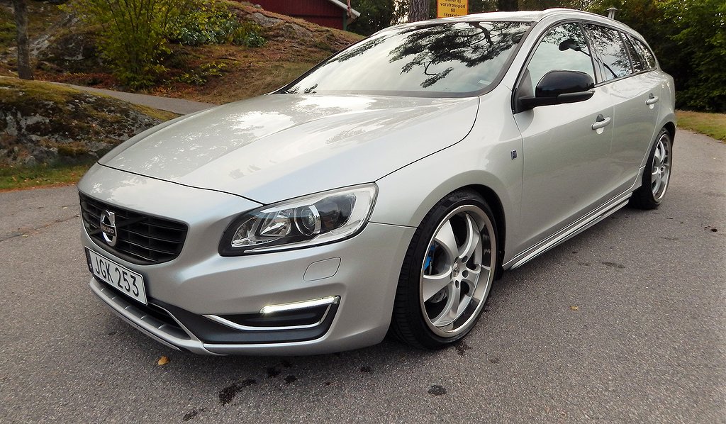 Volvo V60 D4 Geartronic Momentum, Ocean Race NAVI DRAG VOC