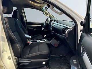 Toyota Hilux Dubbelhytt 2.4 AWD MOMS Drag Mvärme Navi B-kamera S&V – bild 10