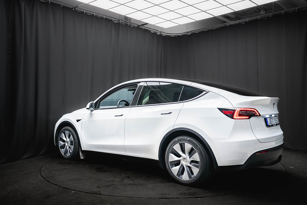 Tesla Model Y Long Range AWD DRAG PANO KAMERA MOMS 1-ÄGARE