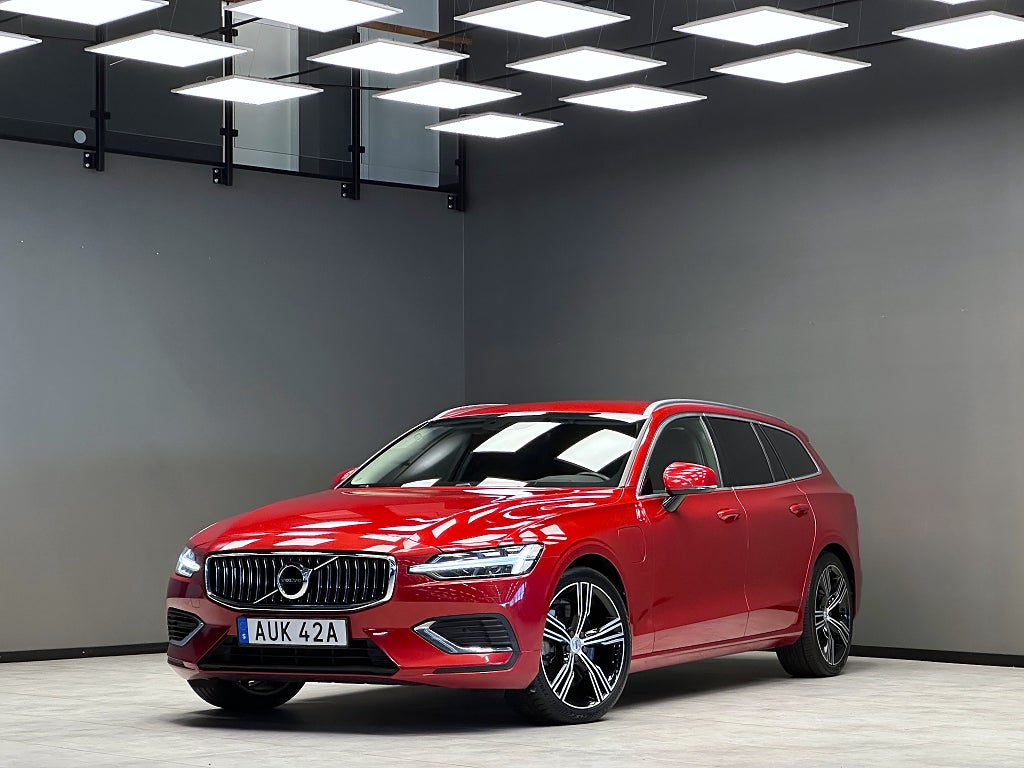 Volvo V60 Recharge T6 AWD Inscription/Drag/Värmare/HK/Carplay