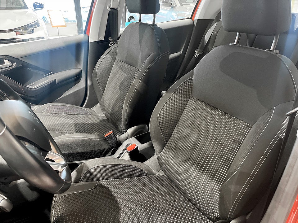 Bild på Peugeot 208 Allure 5D 1.2 PT 83hk BACKSENSORER
