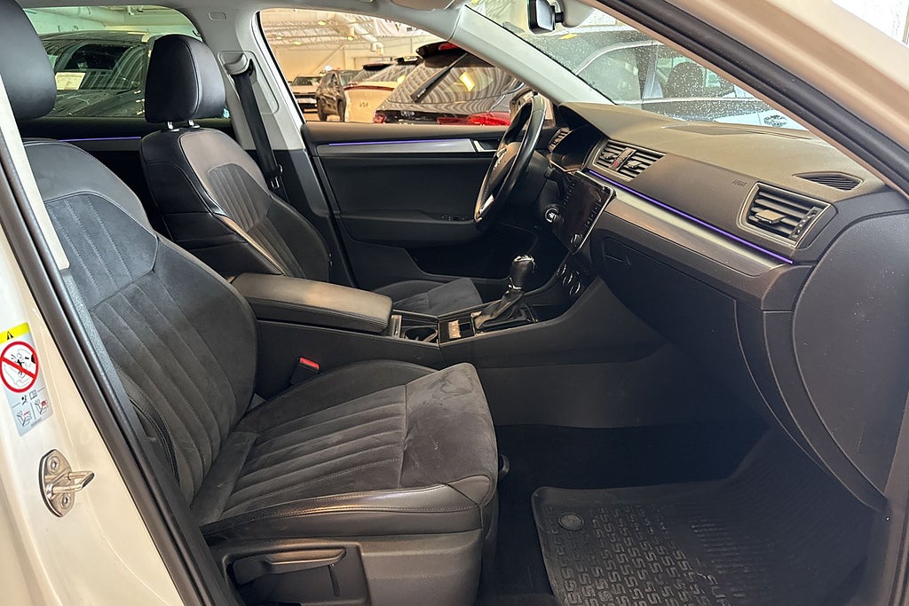 Skoda Superb Kombi 2.0 TDI 4x4 SCR Business Edi Drag Kamera Värmare  miniatyr 17