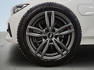 BMW 330e xDrive Touring Steptronic Sportline S&V-Hjul/Drag/MOMS – bild 14