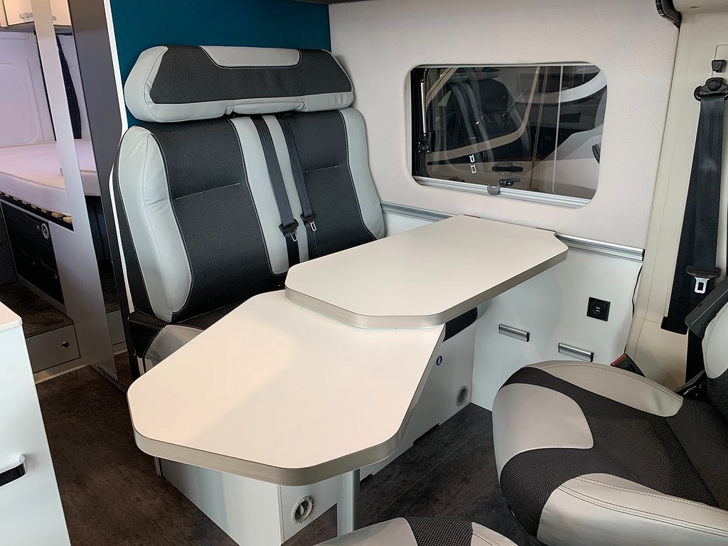 Pilote V 630 J / B-körkort / Långbädd / Solcell / Ugn /160hk - Pilote