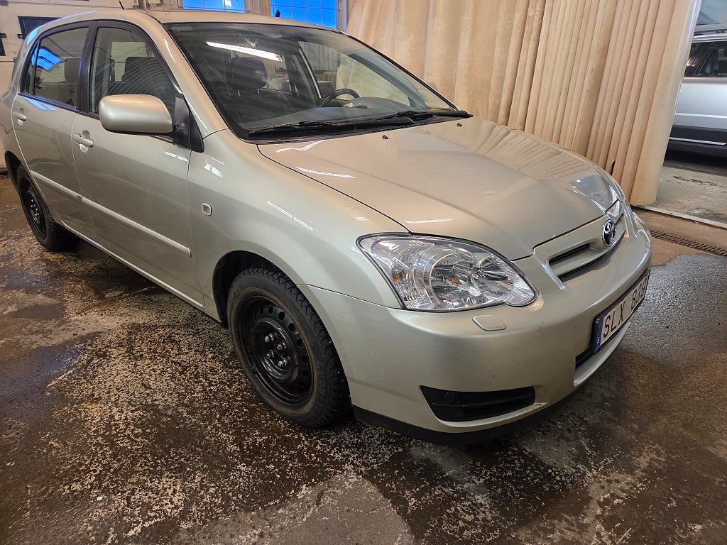 Toyota Corolla 5-dörrars 1.6 VVT 12000 Mil Euro 4