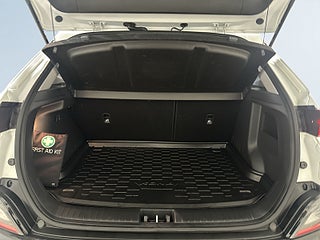 Hyundai Kona 1.0 T-GDI iMT Pure Mvärm Drag Kamera Rattvärme S/V-hjul – bild 12