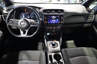 Halvkombi Nissan Leaf 14 av 19