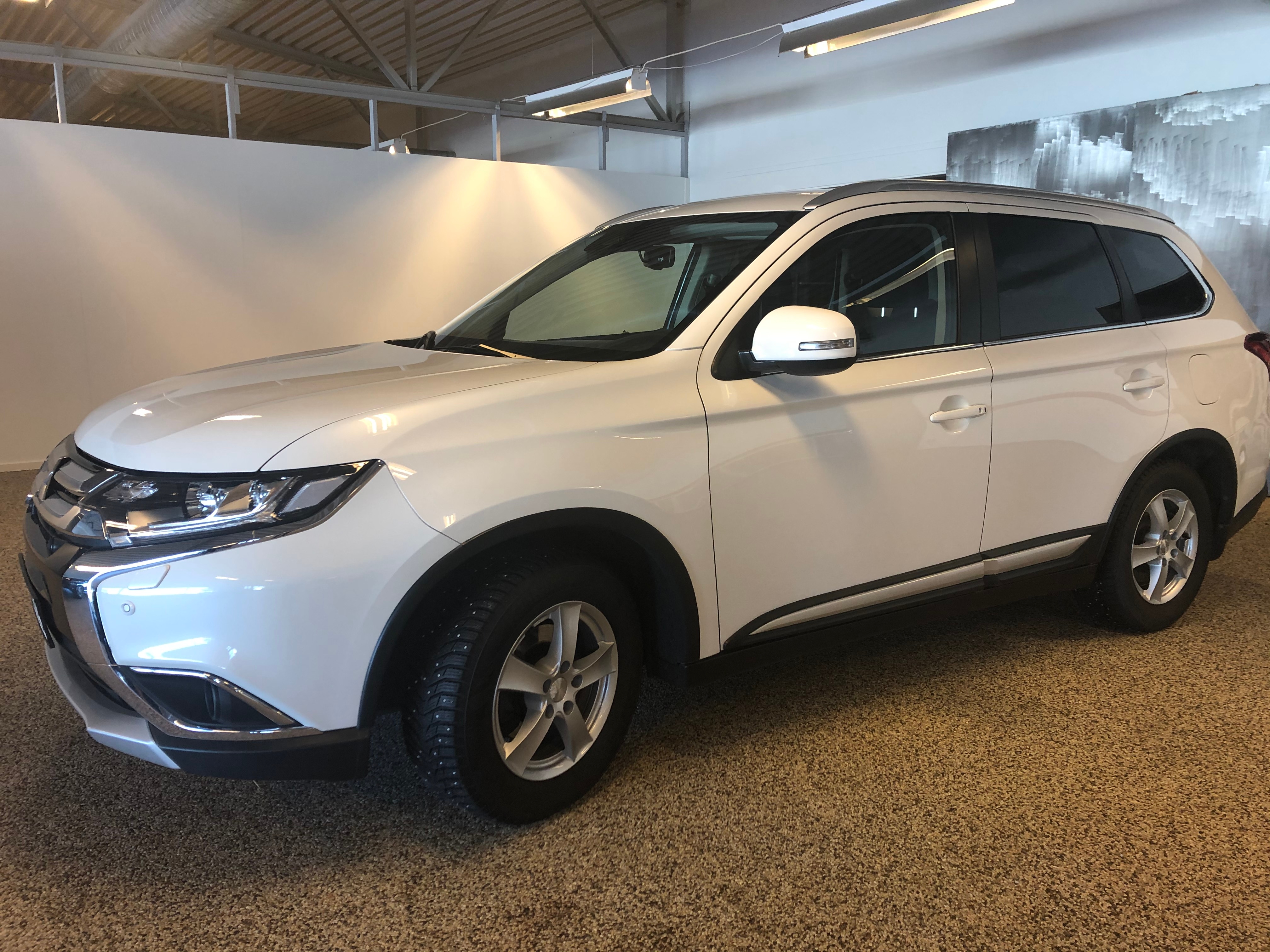 Mitsubishi Outlander 2018, bild 2/30