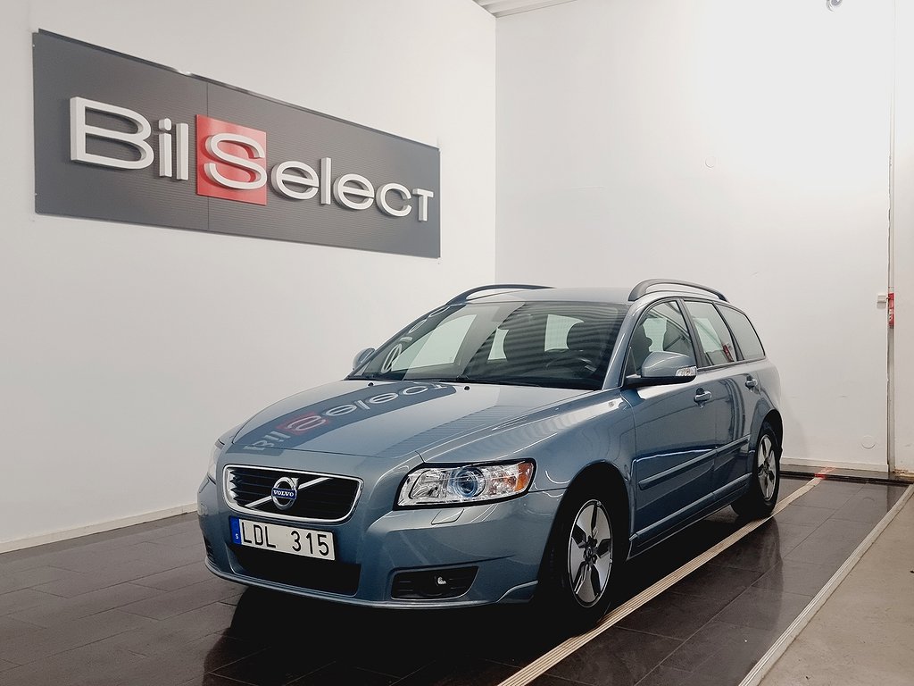 Volvo V50 D2 Momentum B-Sensor Ny Bes Fullservad 