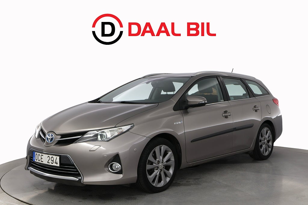 Toyota Auris TOURING SPORTS HYBRID e-CVT 136HK EXECUTIVE MVÄRM B-KAM
