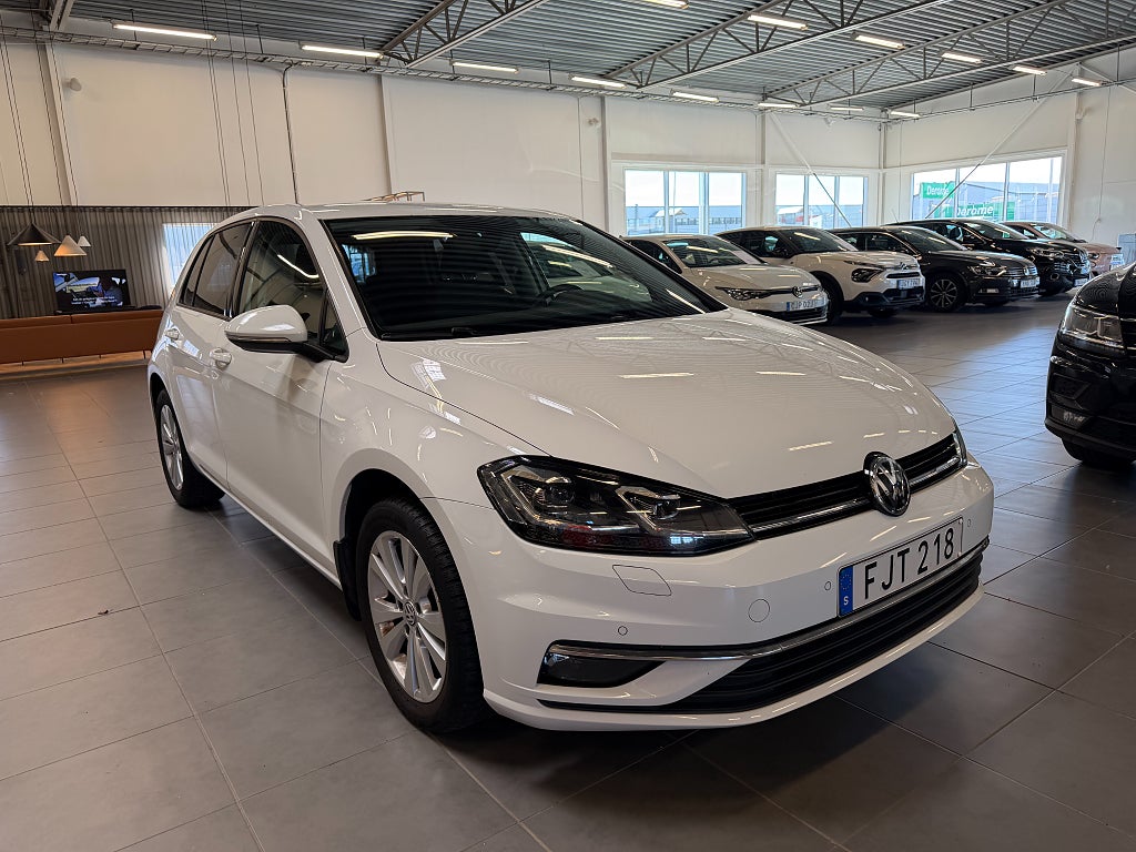 Volkswagen Golf 5-dörrar 1.0 TSI 