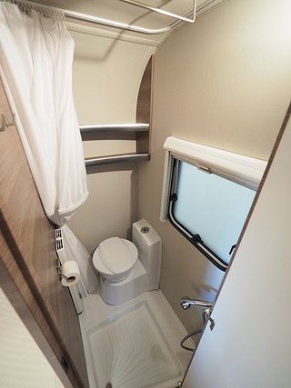 Husvagn, 2-axl Knaus 650 UDF Silver Selection  13 av 21