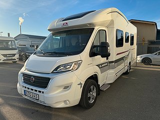 Husbil-halvintegrerad Adria Matrix 670 SLT AUT 18 av 20