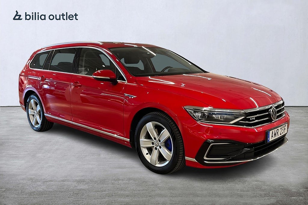 Volkswagen Passat Sportscombi GTE 1.4 TSI / Panorama / Matrix / Värmare