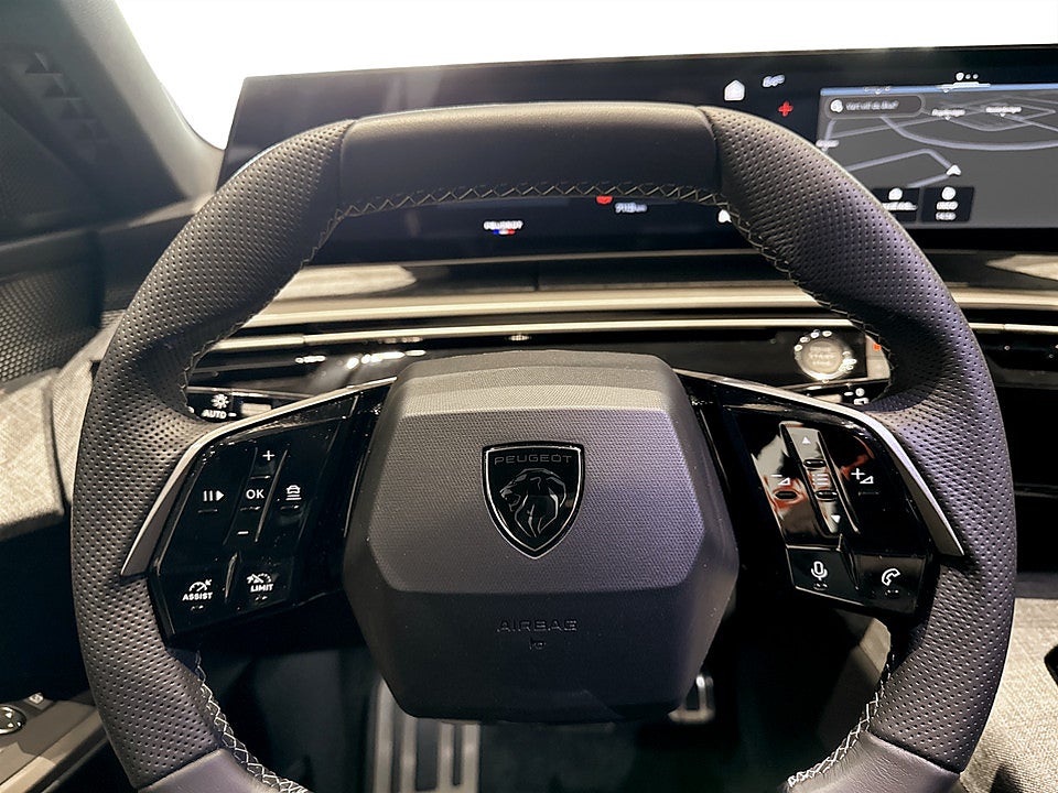 Bild på Peugeot 5008 GT Ultimate Hybrid 145hk Aut 7-SITS ELSTOL B-KAMERA