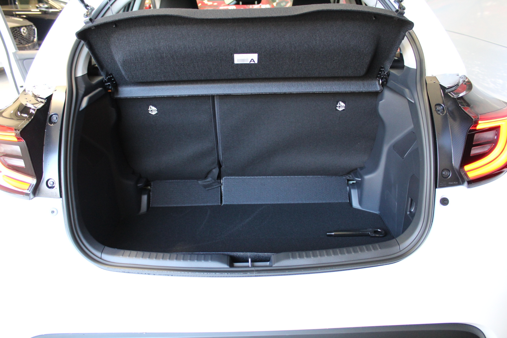 Mazda 2 Hybrid 116 hk, Exclusive-line 2026, bild 7/26