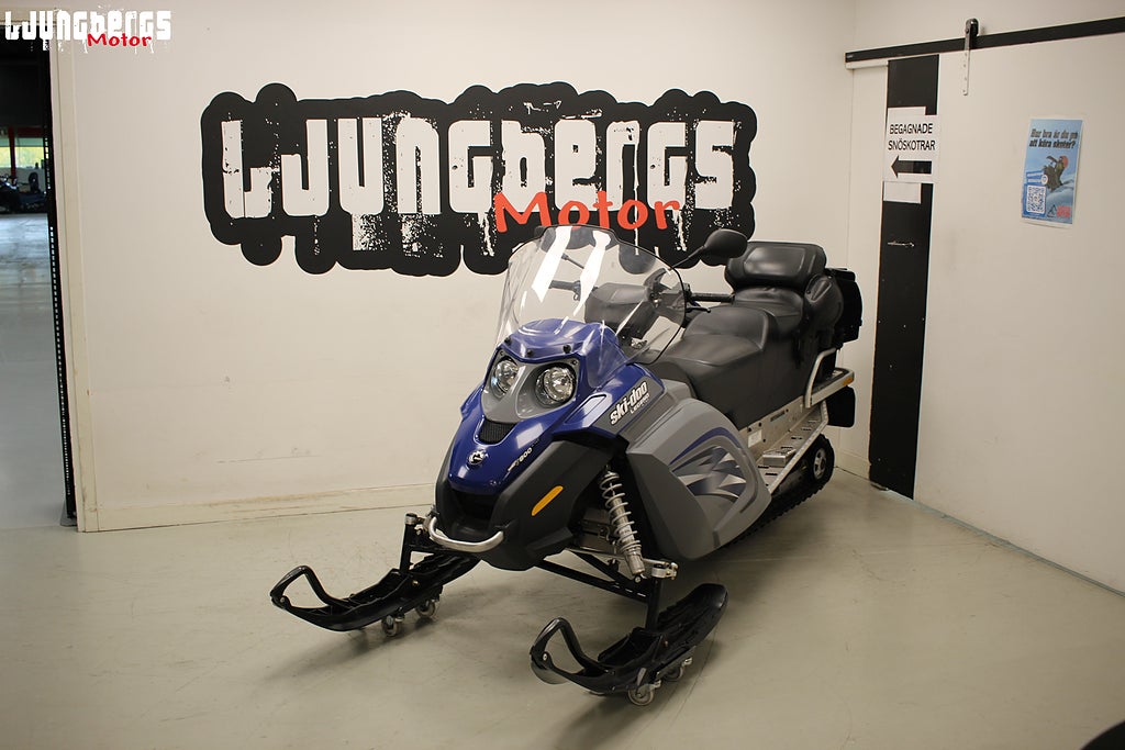 Ski-Doo Legend Touring V800 4-tec 2009