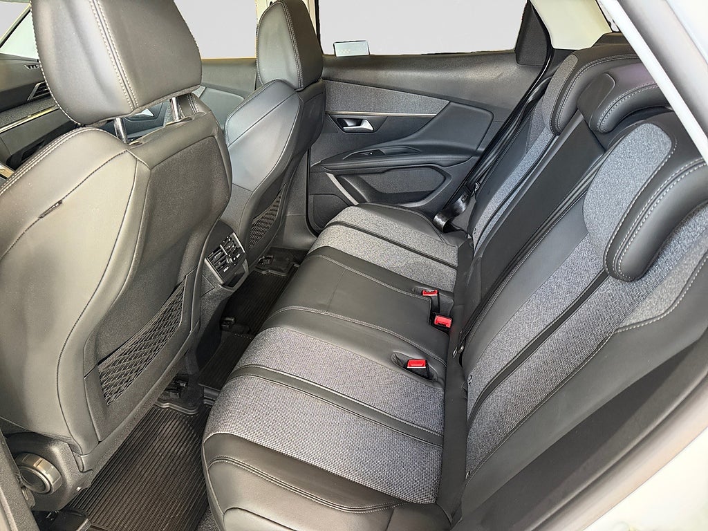 Peugeot 3008 GT HYBRID Aut Farthållare Dragkrok Carplay Navigation bild 14