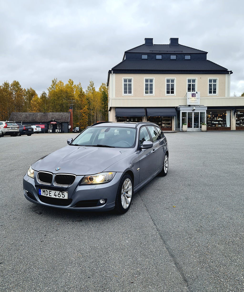 BMW 320 d xDrive Touring Automat Euro 5 Dragkrok 