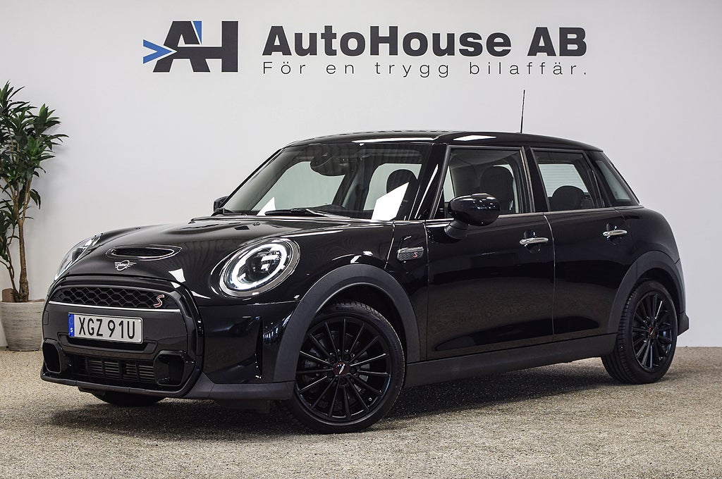 MINI Cooper S 5-dörrars Backkamera CarPlay Garanti