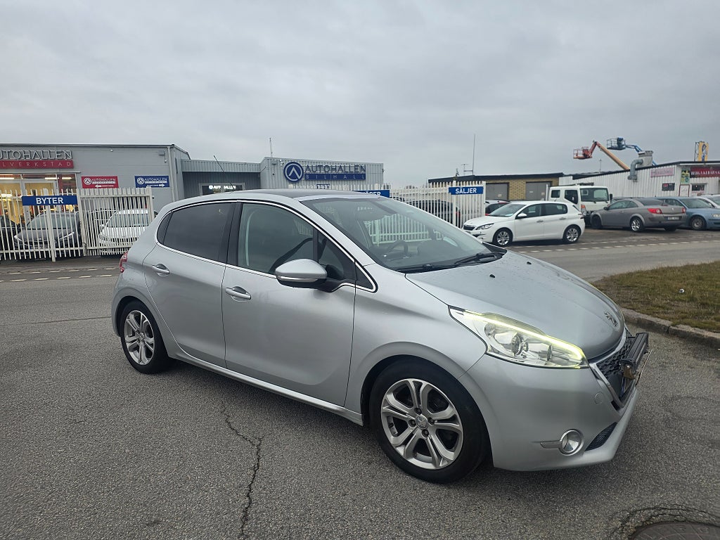 Peugeot 208 1.6 e-HDi 92HK 1 Års Garanti 0% RÄNTA 36MÅN