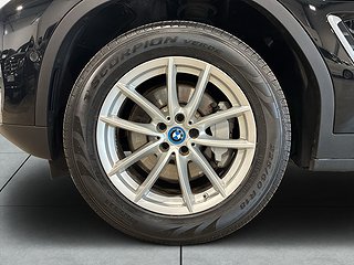 BMW X3 PLUG-IN xDrive30e Aut MOMS Drag Navi Kamera S&V-däck