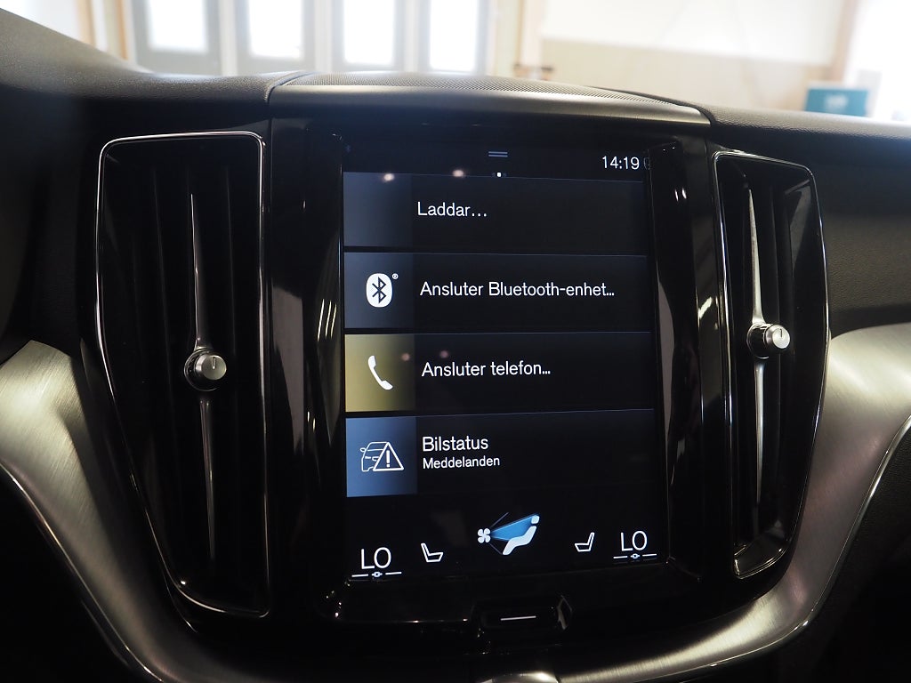 Volvo XC60 D4 AWD Geartronic 190hk Momentum Drag D-Värm 2019