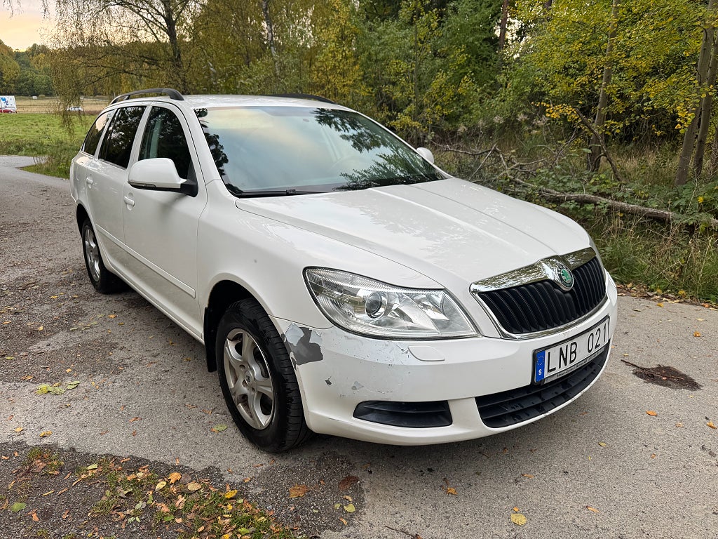Skoda Octavia Kombi 1.6 TDI Ambiente Euro 5