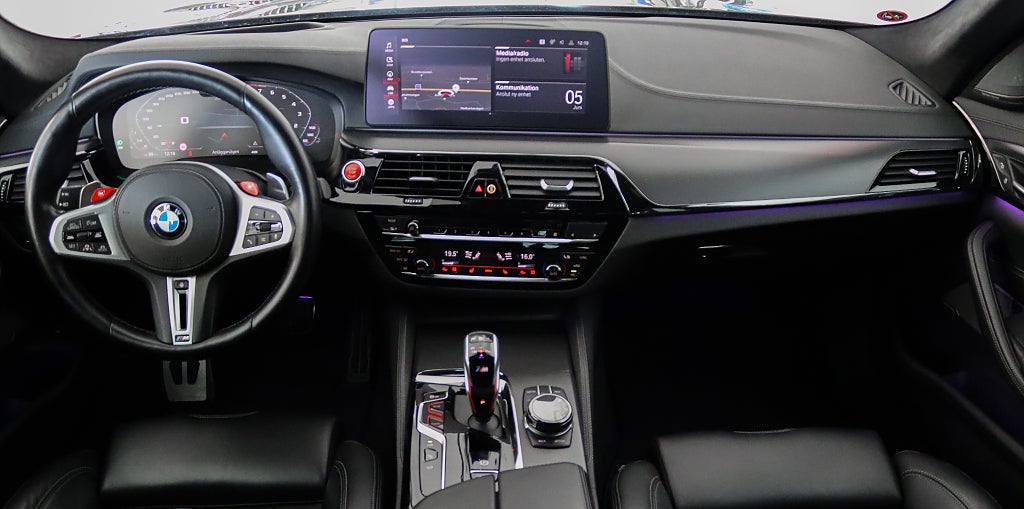 BMW M5 Competition Kolfiber Massage Milltek HuD 360 H/K