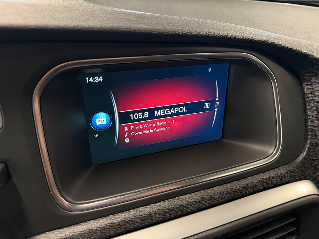Volvo V40 Cross Country D3 DRAG Värmare Navi Bluetooth VoC Sensor bak bild 19