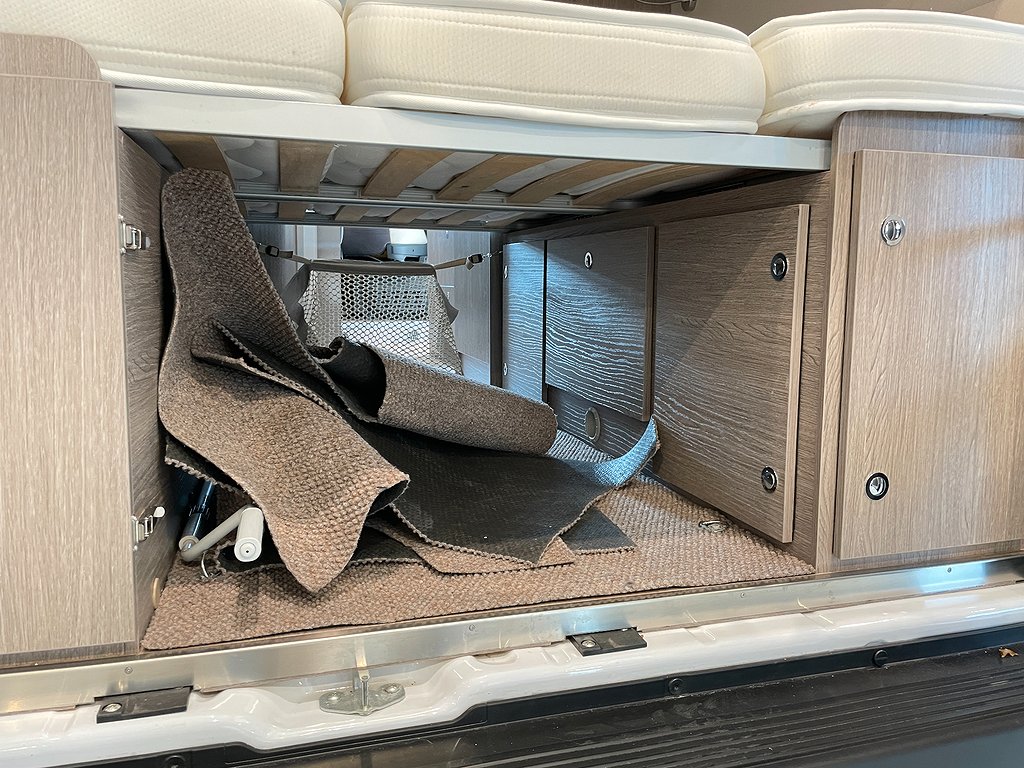 CHALLENGER Van 114 / B-körkort / Våningssäng / Under 6m - CHALLENGER