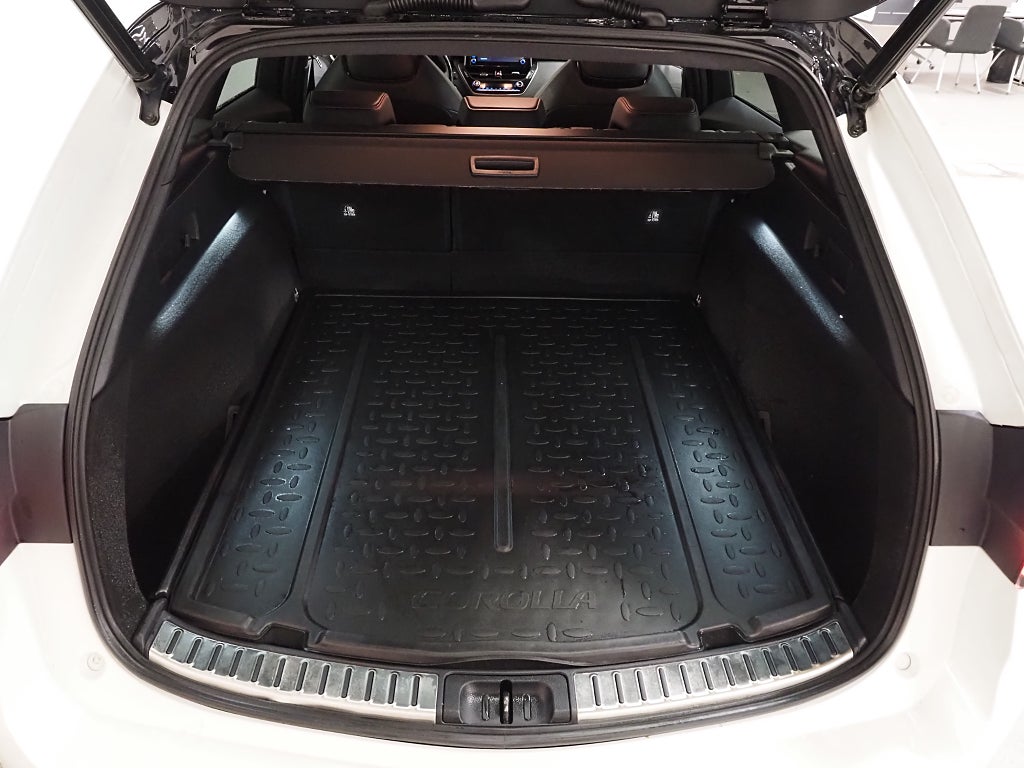 Toyota Corolla Touring Sports Hybrid e-CVT 122hk Executive Kamera HUD 2020