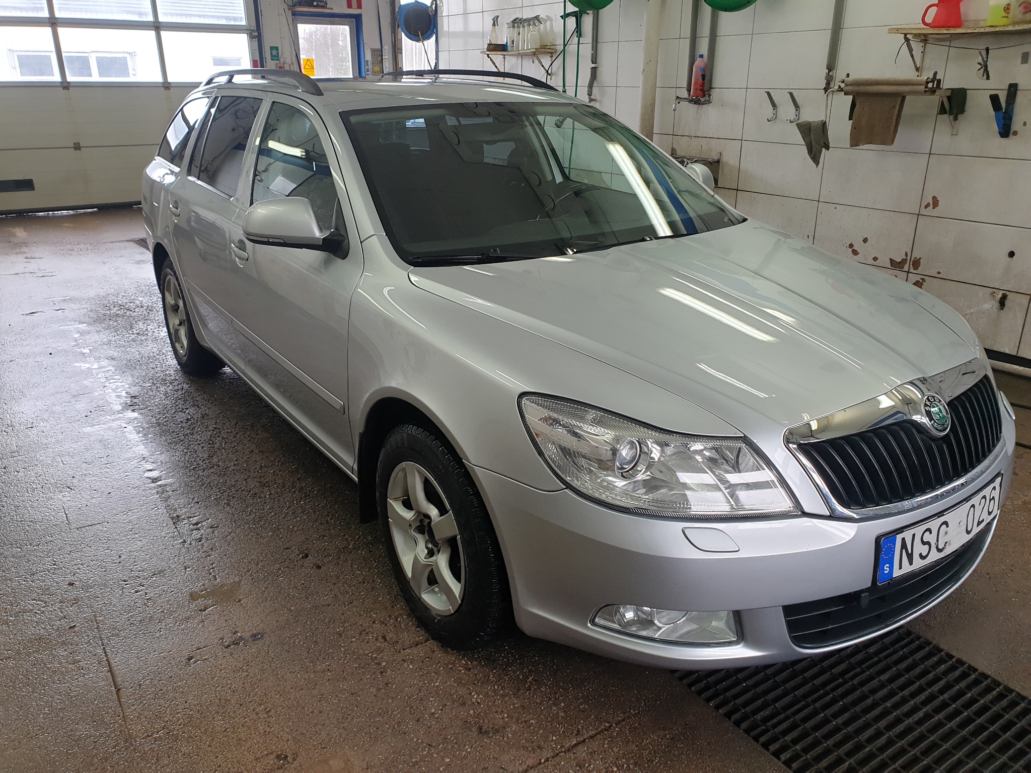 Skoda Octavia Kombi 1.8 TSI 160hk 2010, bild 2/41