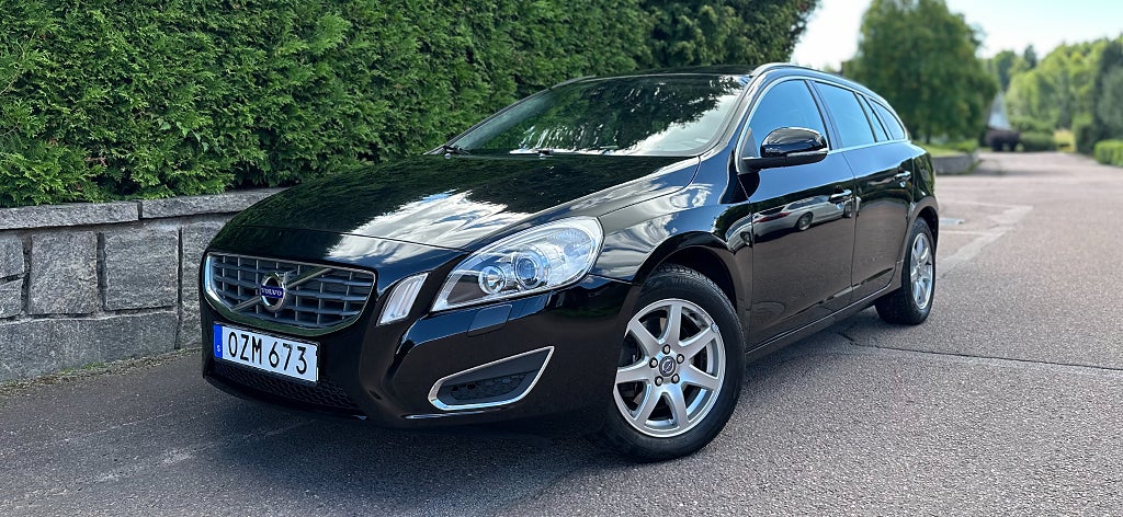 Volvo V60 D2 Momentum Värmare Dragkrok Bluetooth P-senssor 