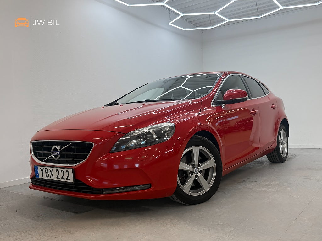 Volvo V40 T2 Your Momentum D-Värm Navi Kamrem bytt Sensorer VoC