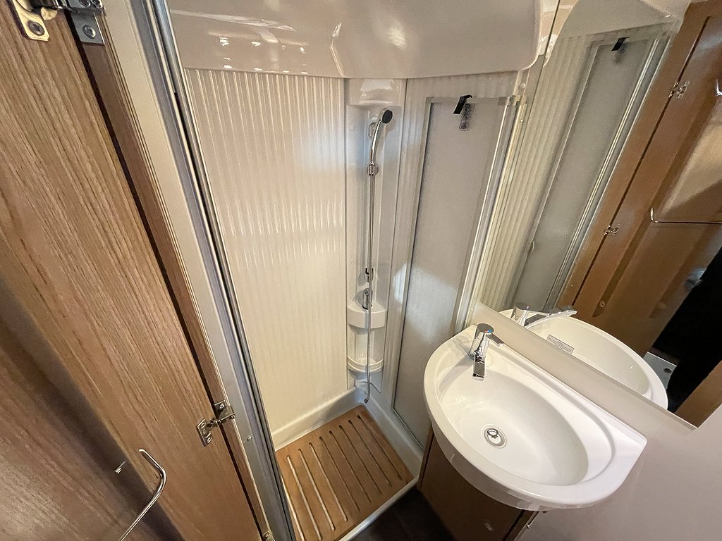 Carado A 464 / B-kort / 6 bältade / 6 Sovplatser /4495kr/mån - Carado