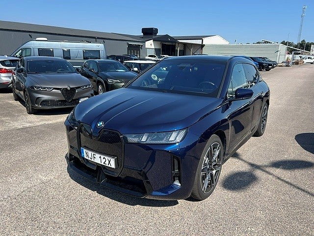 BMW iX xDrive60 SuperCharged / M Pro / Bowers & Wilkins