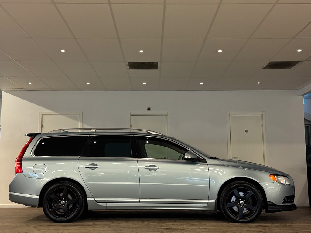 VOLVO V70 T6 286 ch 4x4 AWD GEARTRONIC SUMMUM BVA - ATTELAGE - CUIR - 233000 km