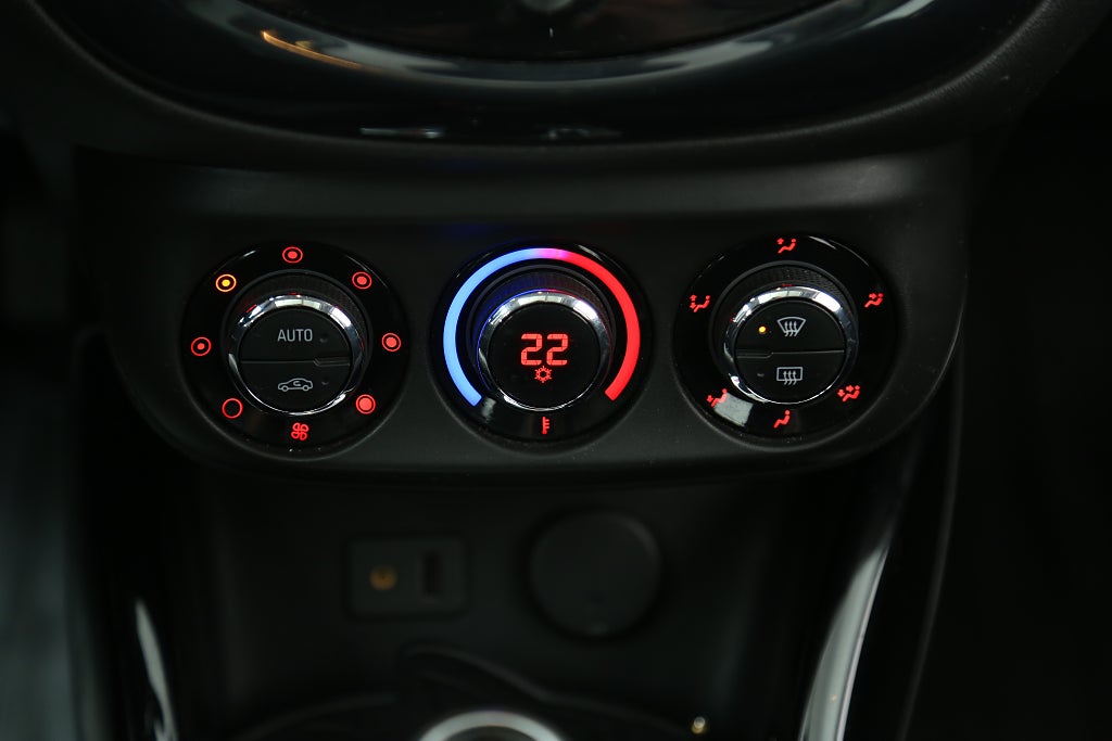 Opel Corsa 1,4 Enjoy 90hk Aut 5D Panorama Drag