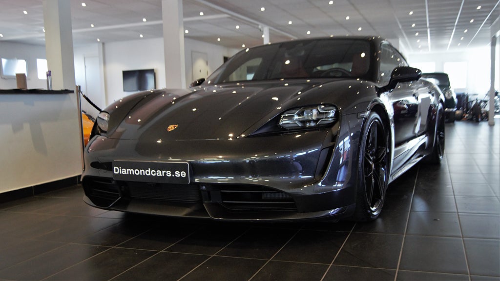 Porsche Taycan Turbo Direct Drive/ Sport Chrono 680hk